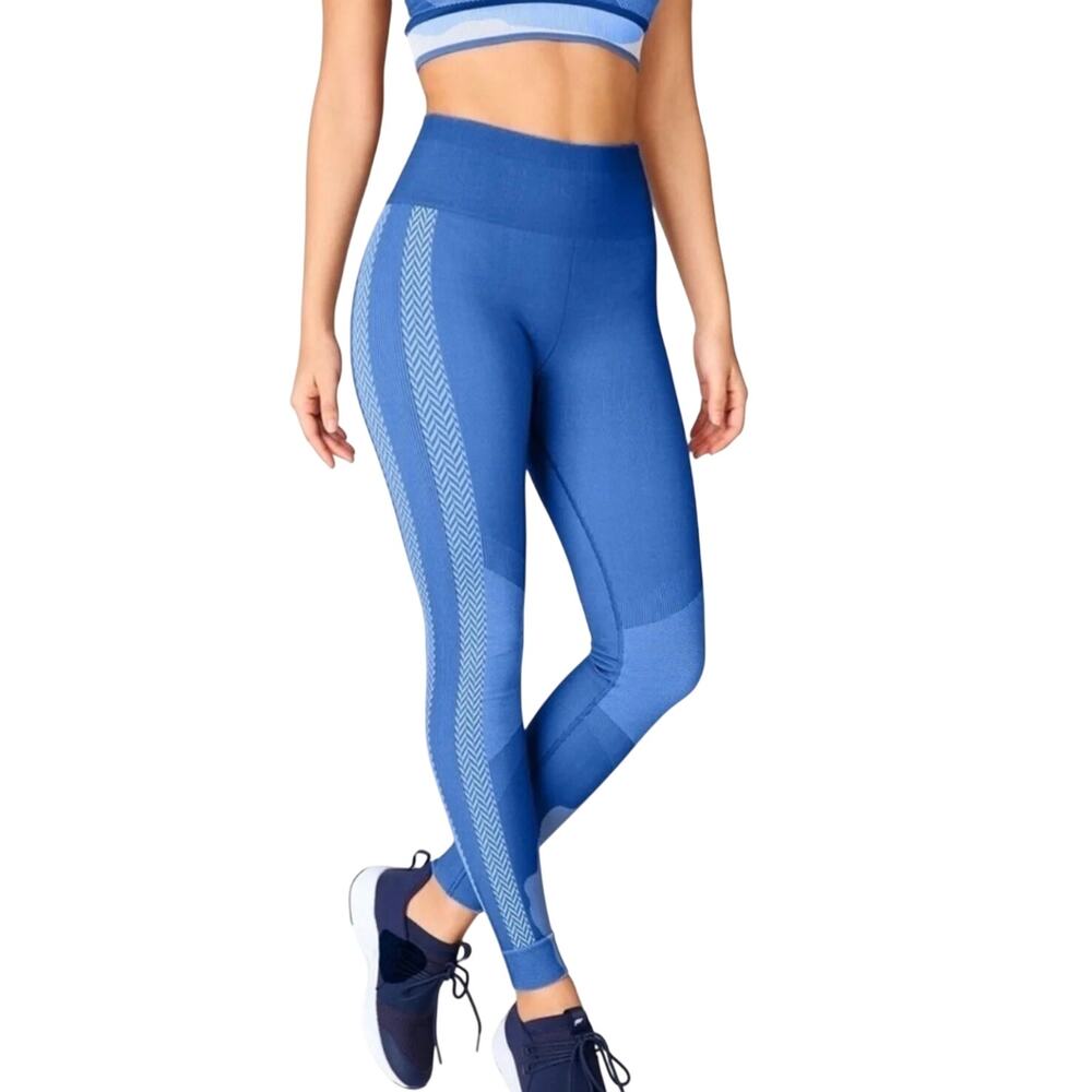 Fabletics Chevron Stripe Blue White Seamless 3/4 Leggings Sporty Chic Medium